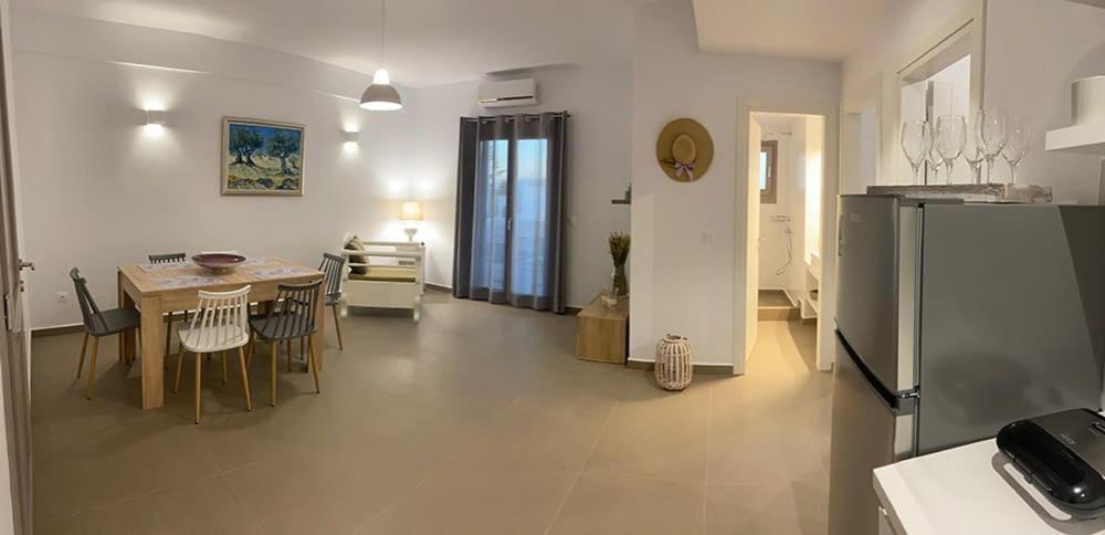 Levanda Guest Houses Andiparo Esterno foto