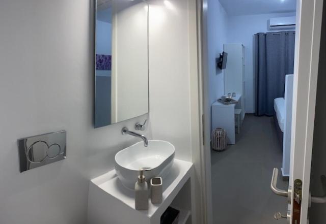 Levanda Guest Houses Andiparo Esterno foto