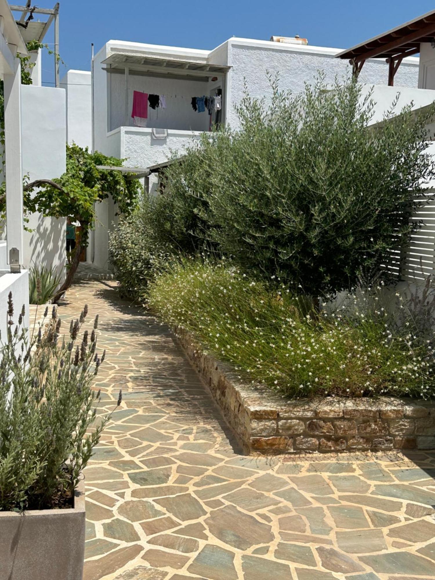 Levanda Guest Houses Andiparo Esterno foto